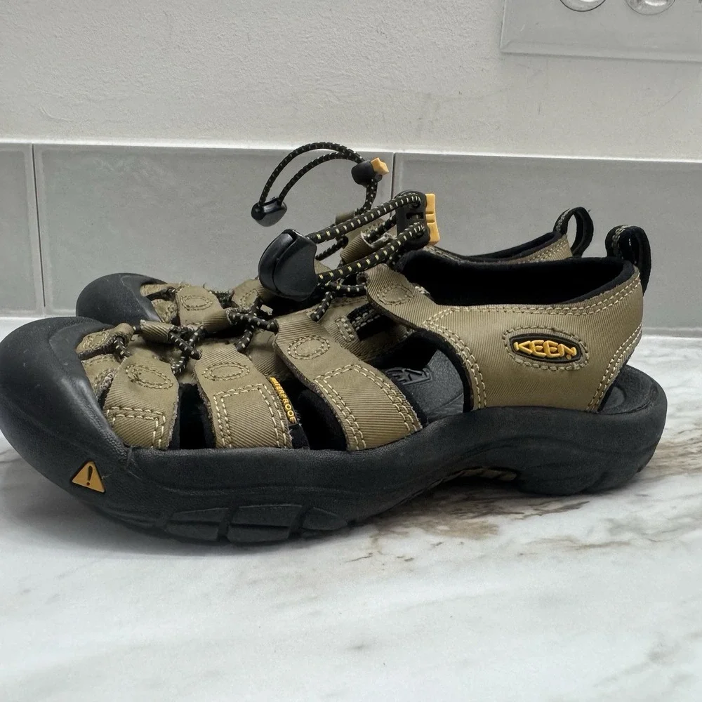Keen Newport Outdoor‎ Hiking Water Shoes Sandals Size 2Y